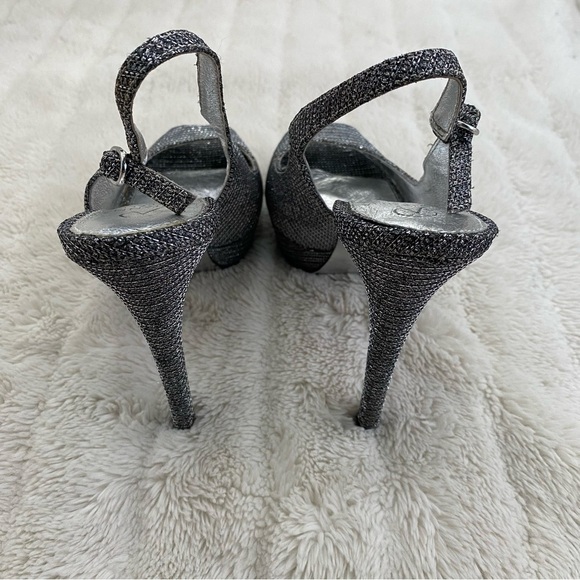 Adrianna Papell Silver Peep Toe Ankle Strap Formal Elegant Heels Size 8.5 - Picture 10 of 15